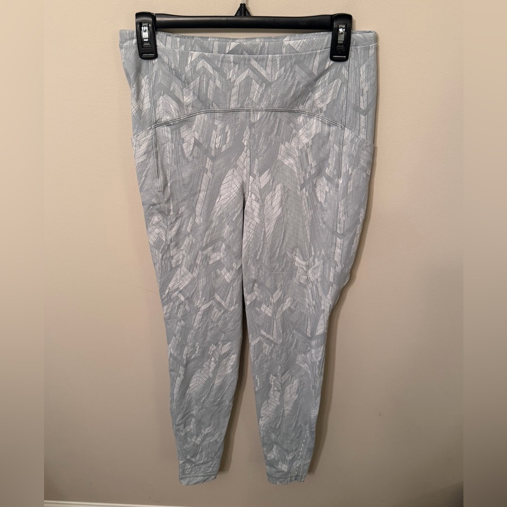286. Lululemon Swift Speed HR Tights Size 10